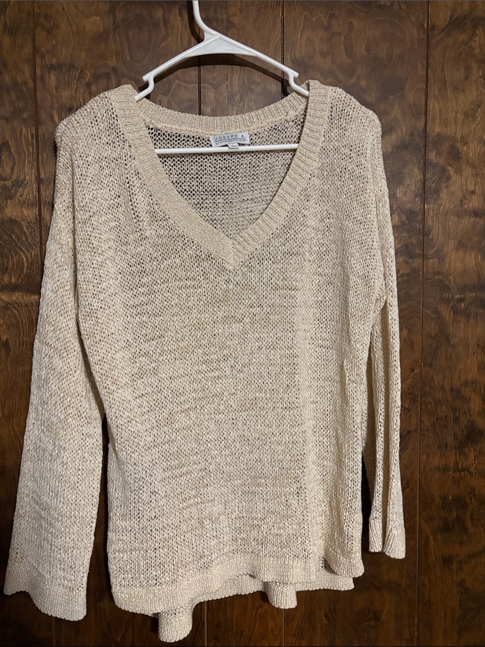 Joseph A Cream V-Neck Lightweight Knit Sweater